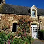 Chateau Normandy - Viking Heritage, Pet Friedly Bed & Breakfast Planquery