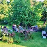 Chateau Normandy - Viking Heritage, Pet Friedly Bed & Breakfast Planquery