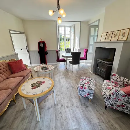 Chateau Normandy - Viking Heritage, Pet Friedly *