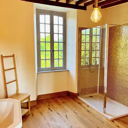 Chateau Planquery - Viking Heritage, Pet Friendly Bed & Breakfast