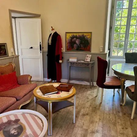 فندق مبيت وإفطار Chateau - Viking Heritage, Pet Friendly Planquery