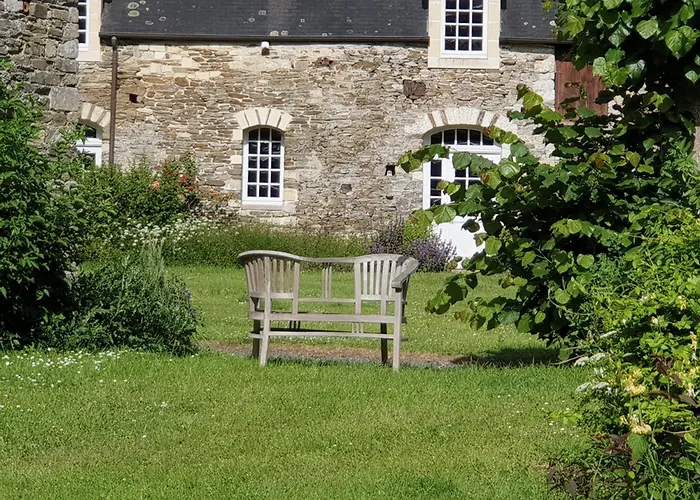 Bed and Breakfast Chateau Normandy - Viking Heritage, Pet Friedly