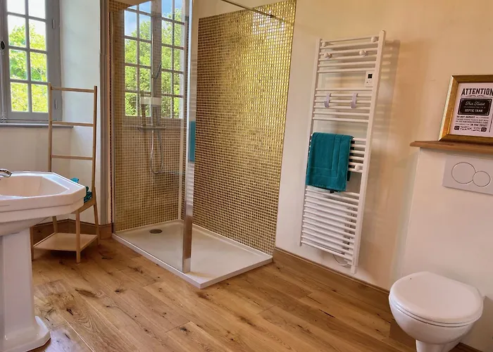 Bed and Breakfast Chateau Normandy - Viking Heritage, Pet Friedly